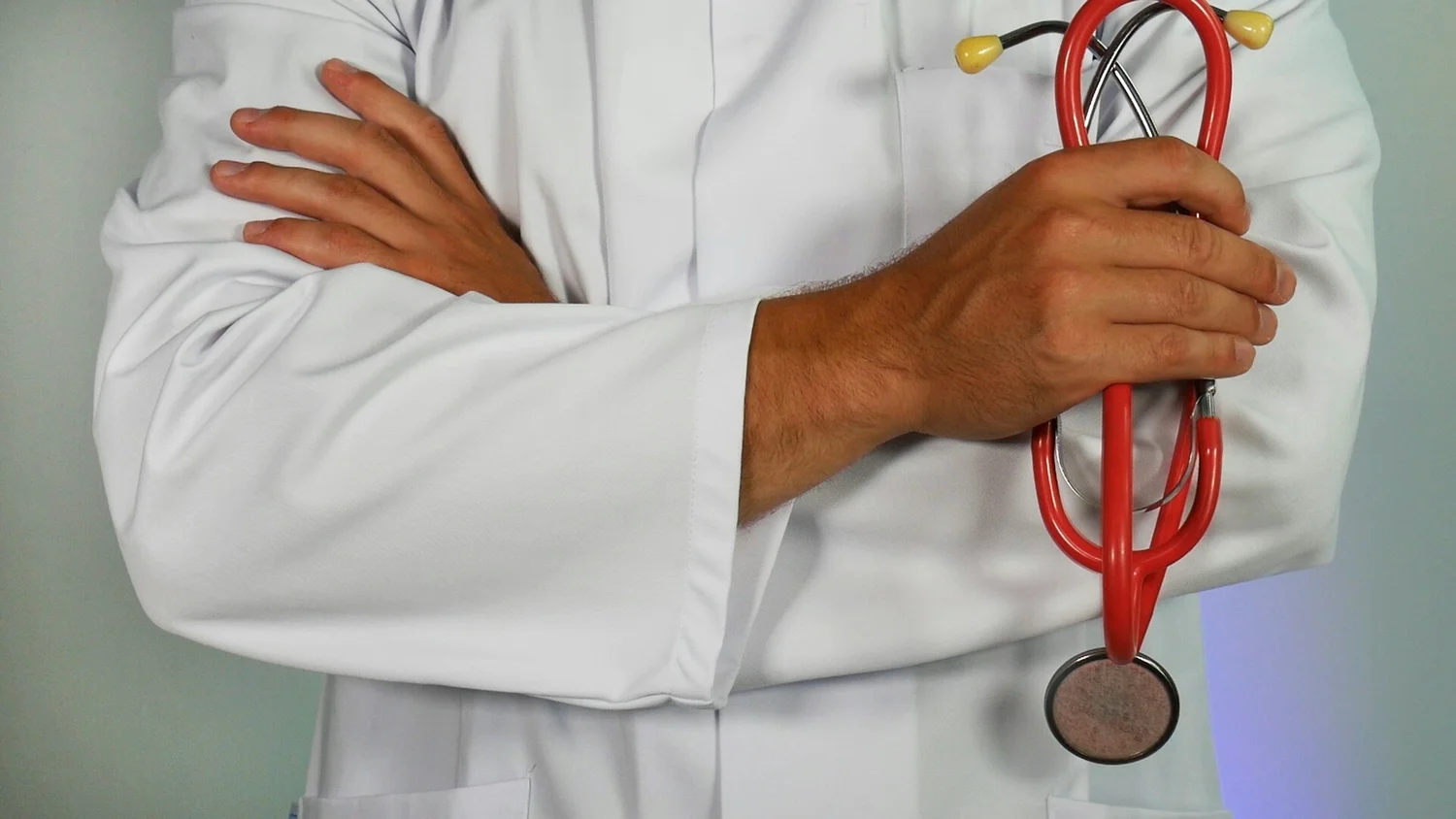 Citizens Medical Professionals provider with a stethoscope